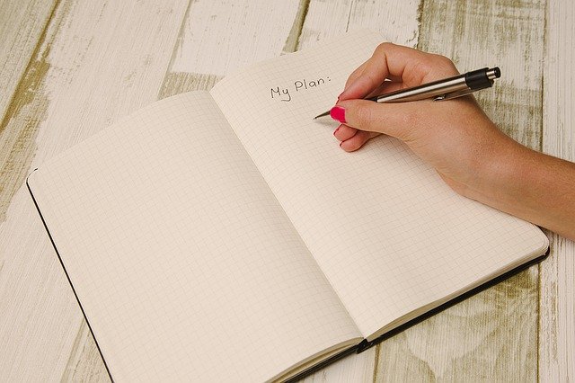 Manifestation Journaling: A Complete Guide (+ Prompts)